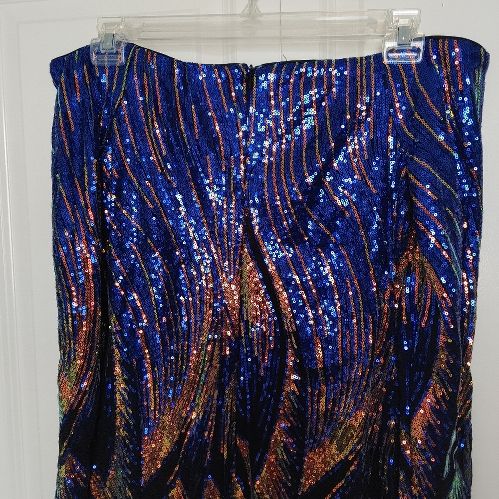 Dress - Picture 2 of 2